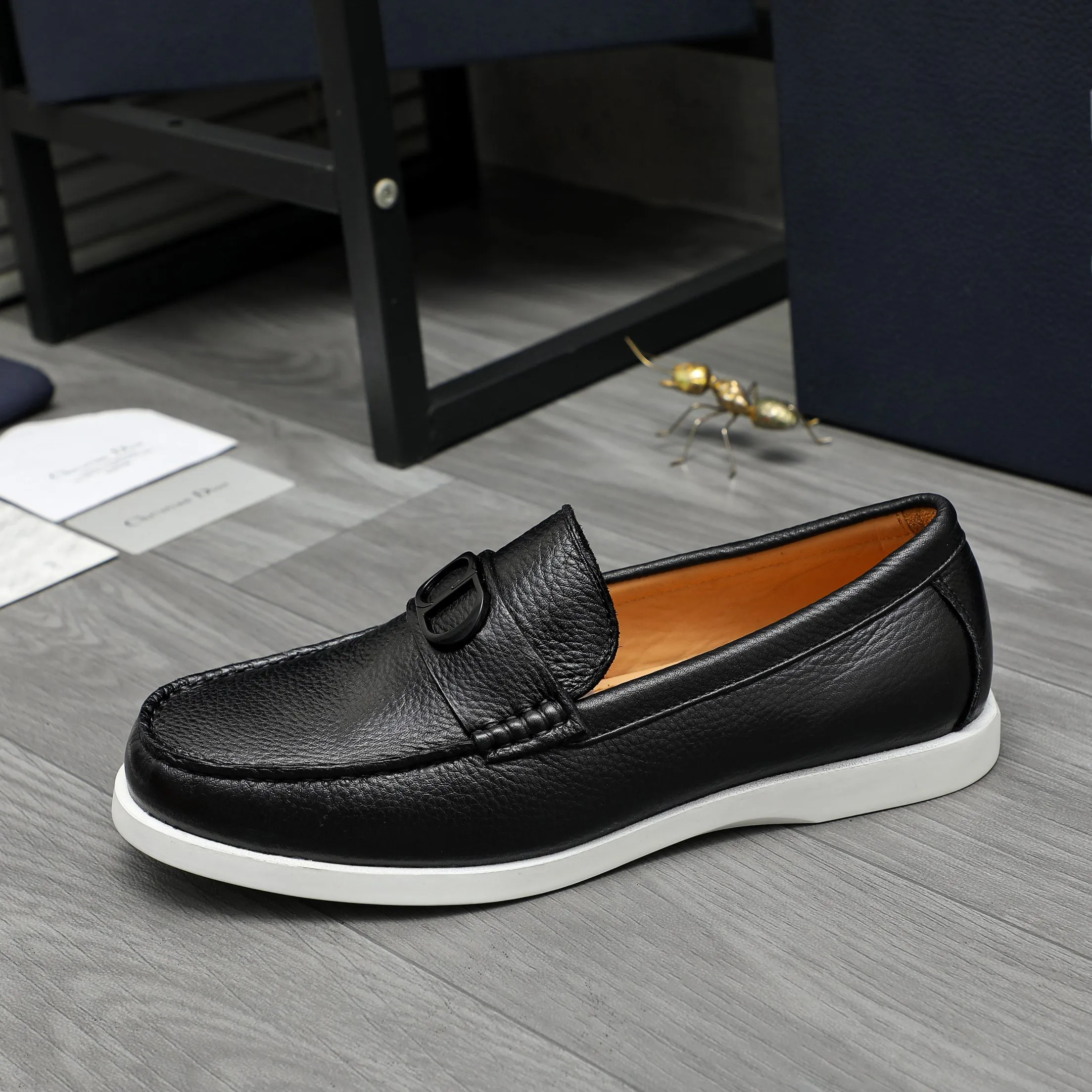 Men's shoes 💰460 Product trademark: Dior "Dior" casual slip-on leather shoes Regular size: 39-44 Product material: Selected pebbled cowhide upper, cowhide lining, rubber outsole